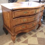 811 1716 CHEST OF DRAWERS